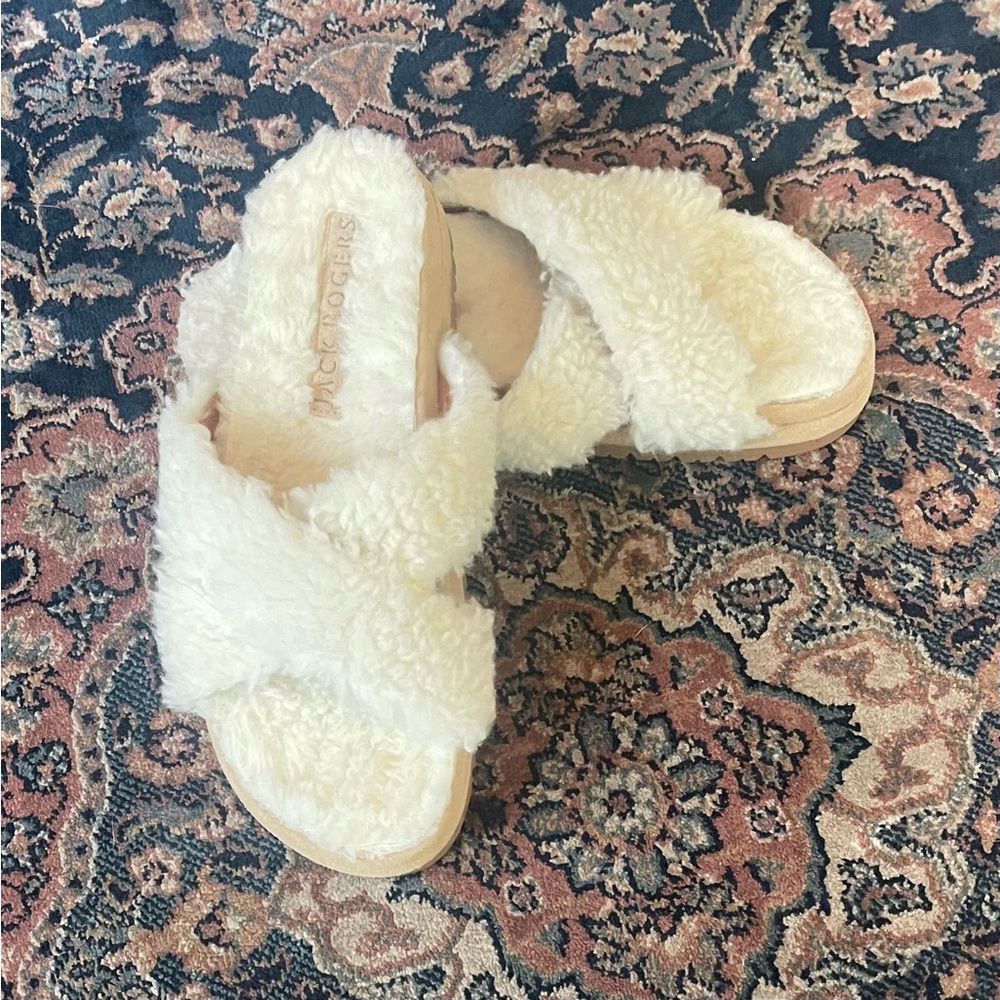 Jack Rogers CREAM Sherpa outdoor sole 
Lexi Criss Cross faux fur Sandals…